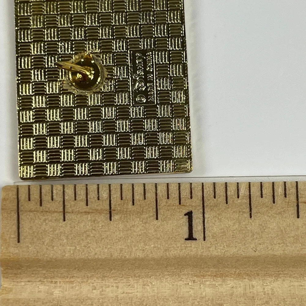 Disney Castaway Cay Bahamas Pin Vintage Walt Disney World Souvenir Gold Tone